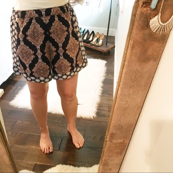 H&M Pants - H&M size 12 boho paisley floral cozy shorts